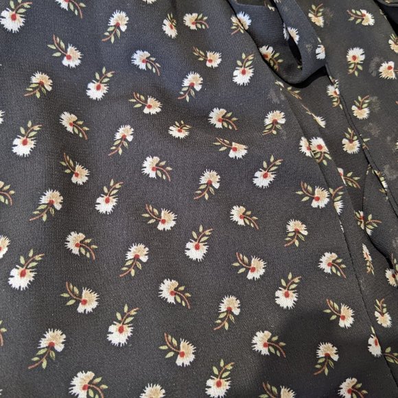 Atmos&Here - Cheri Frilled Hem Floral Playsuit (Size 6) - Picture 4 of 5